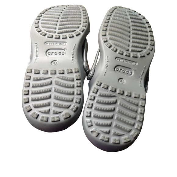 Purple with gray criss cross straps slip on Crocs size 6 - Picture 3 of 3